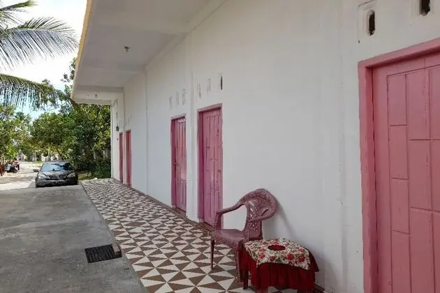 OYO HOMES 91248 Desa Wisata Banding Agung Danau Ranau - Dış Mekan