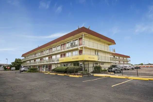 OYO Hotel Houston Southwest I-69 - 1