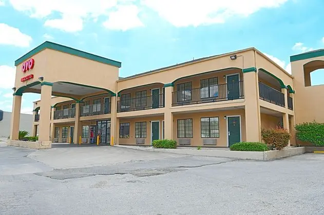 OYO Inn & Suites