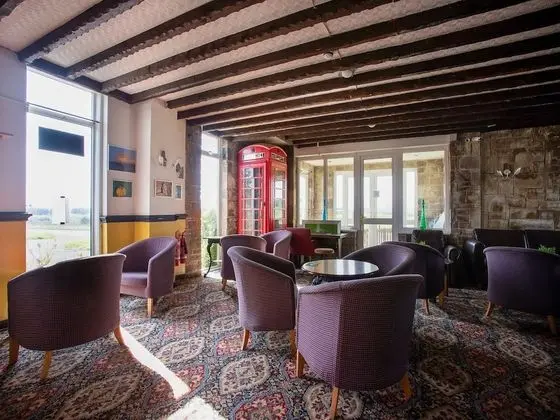 OYO Knowesgate Hotel