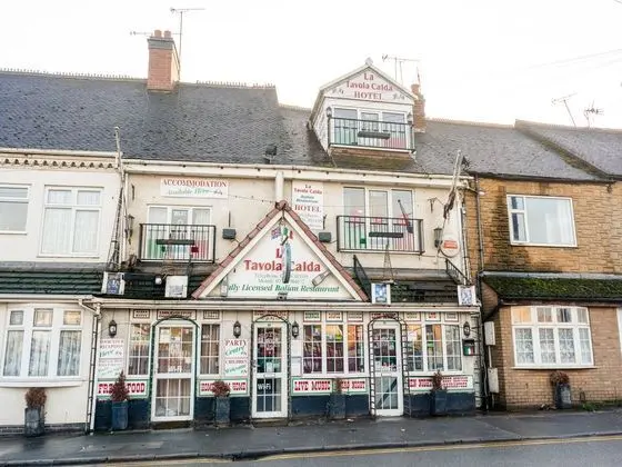 OYO La Tavola Calda Hotel