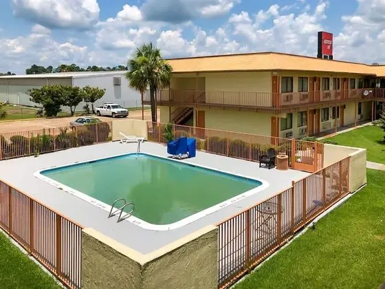 OYO Hotel Lake Charles Hwy 10 - Havuz