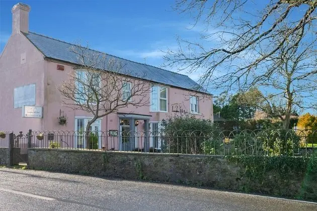 OYO Lamphey Hall Hotel