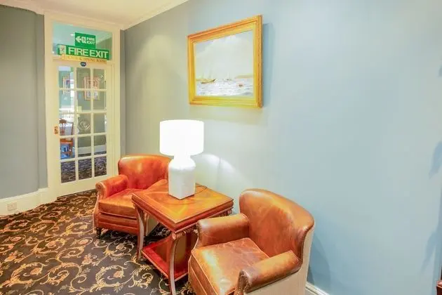 OYO Lamphey Hall Hotel - Lobi