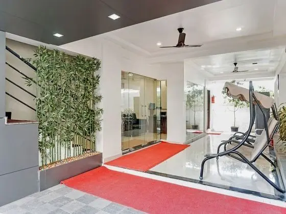 OYO Living 26804 Luxurious Studio Rooms - Lobi