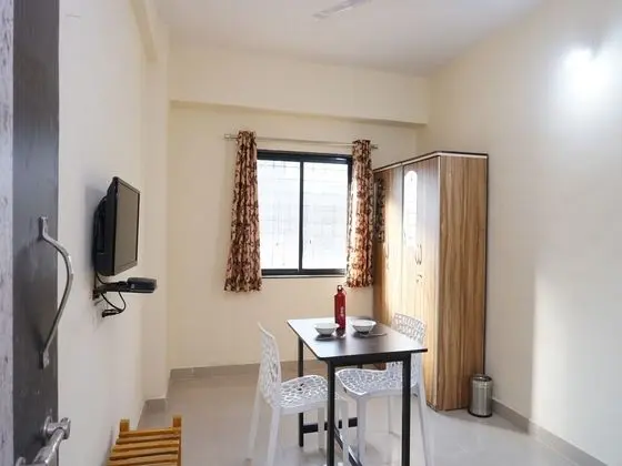 OYO Living Sriram heights Bhekrai Nagar Near Kumar Park Infinia - İç Mekan