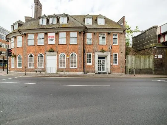 OYO London Luton - Dış Mekan
