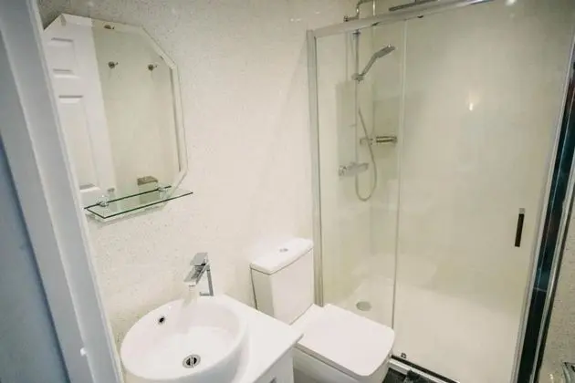OYO MINERVA GUESTHOUSE