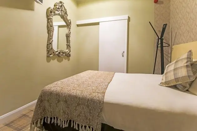 OYO Hotel MJ Kingsway - Oda