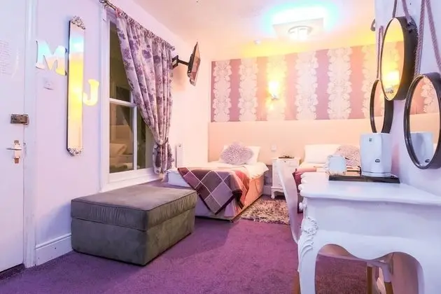 OYO Hotel MJ Kingsway - Oda Manzaraları