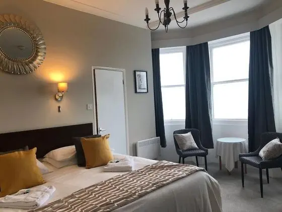 OYO Oban Hotel