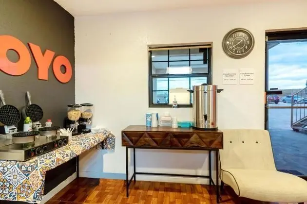 OYO Hotel Pearsall I-35 East - Lobi