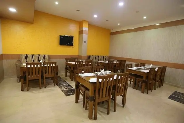 OYO Premium 113 Brigade Road - Misafir Tesisleri ve Hizmetleri