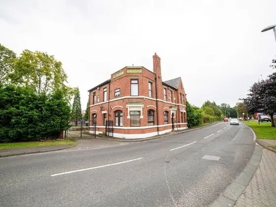 OYO The Rowers Hotel