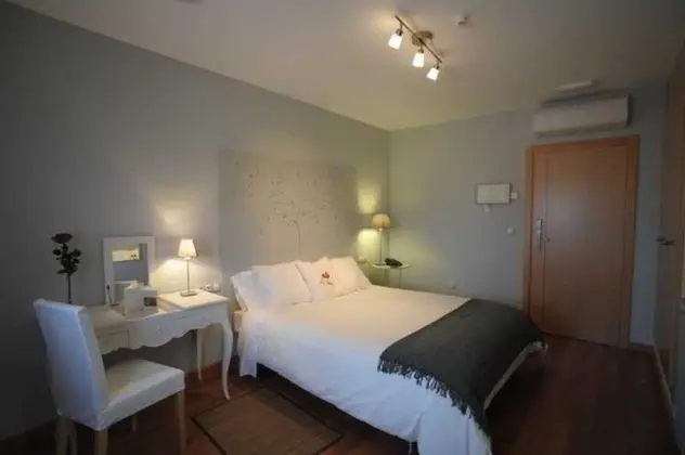 OYO Santana Hotel Restaurante