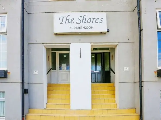 OYO The Shores Hotel - Dış Mekan