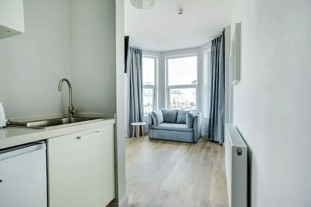 OYO Studiotel GY - Modern Hotel Apartments - Mutfak