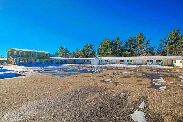 OYO Hotel Tomahawk - Lake Mohawksin - Dış Mekan