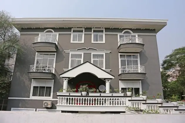 OYO Townhouse 020 Huda Metro South City 1