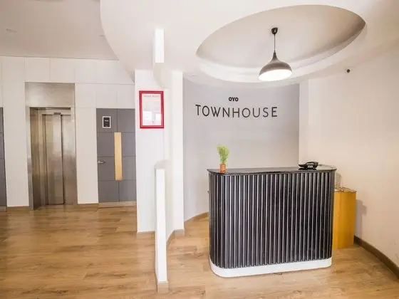 OYO Townhouse 022 Koregaon Park Pune - Lobi