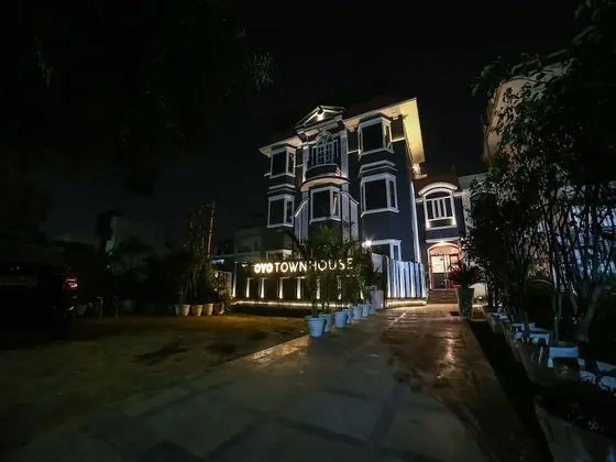 OYO Townhouse 062 Cyber City - Dış Mekan