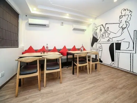 OYO Townhouse 062 Cyber City - Yerinde Yemek