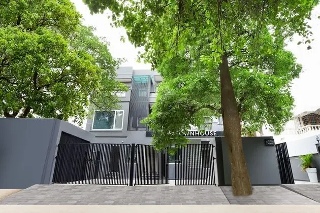 OYO Townhouse 120 Shushant Lok - Dış Mekan