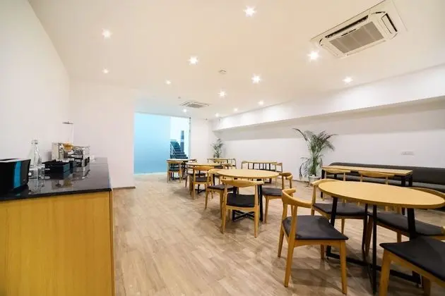 OYO Townhouse 120 Shushant Lok - Yerinde Yemek