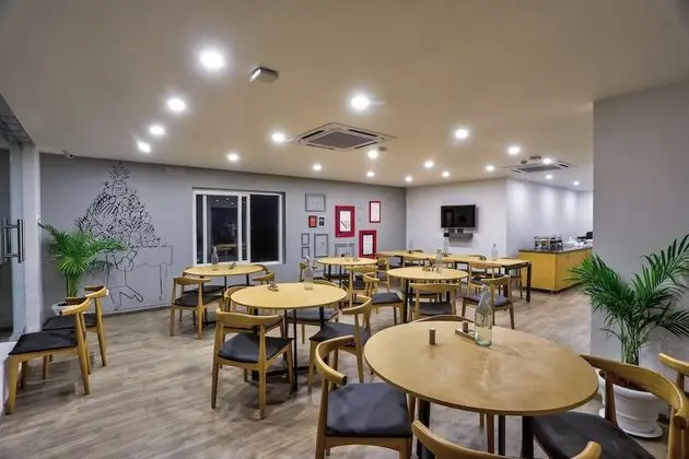 OYO Townhouse 156 Maraimalai Nagar - Yerinde Yemek