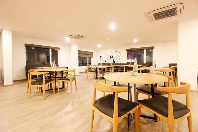 OYO Townhouse 176 Rajdhani Residency - Yerinde Yemek