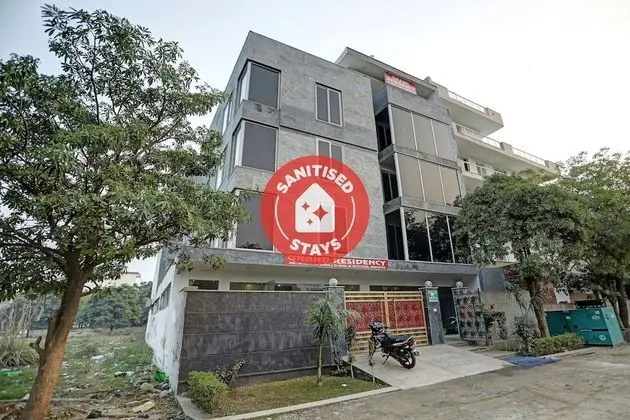 OYO Townhouse 22956 Hotel Grand Residency