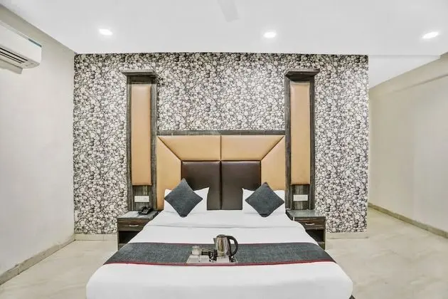 OYO Townhouse 22956 Hotel Grand Residency - Oda