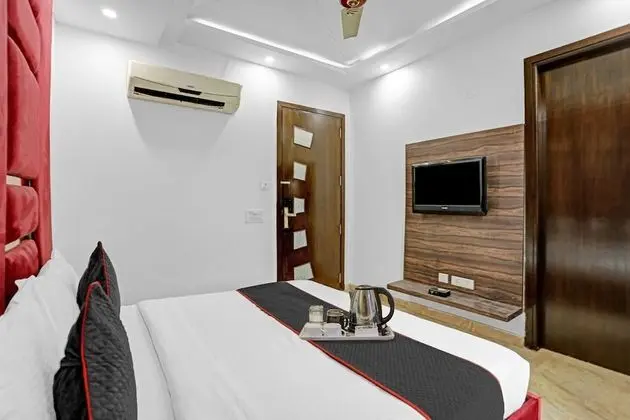 OYO Townhouse 771 Royal Mirage - Oda