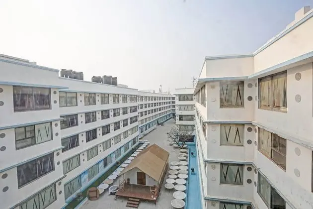 OYO Townhouse 781 Royal Palms Hotel - Dış Mekan