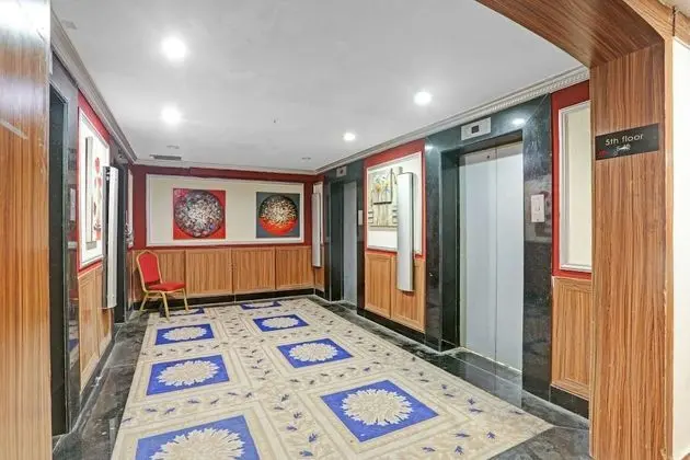 OYO Townhouse 781 Royal Palms Hotel - Lobi