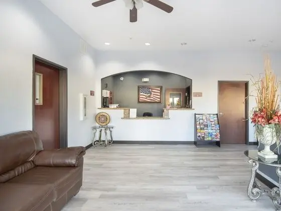 OYO Townhouse Clute Lake Jackson - Lobi