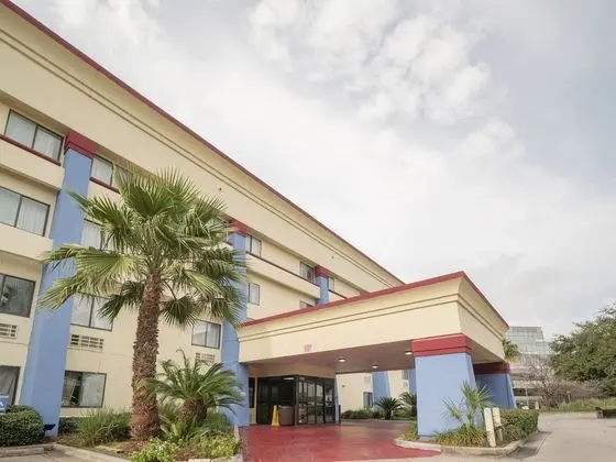 OYO Townhouse Houston Airport North