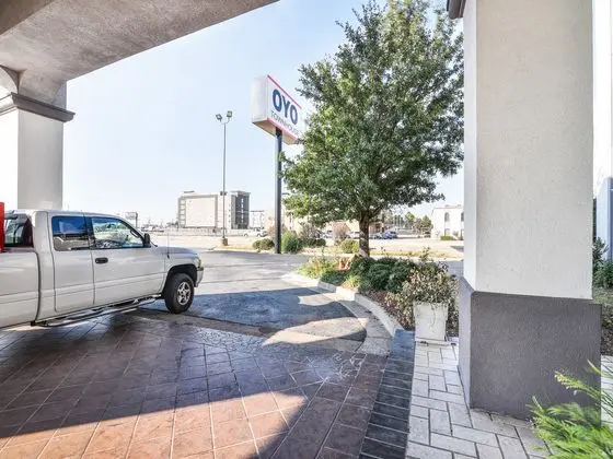 OYO Townhouse Oklahoma City Airport