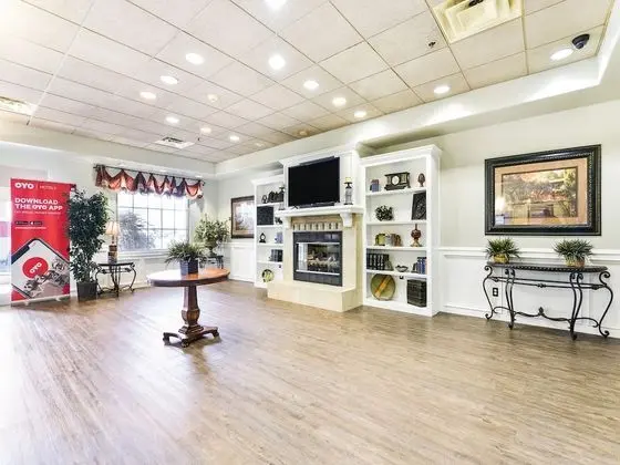 OYO Townhouse Oklahoma City Airport - Lobi