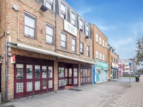 OYO VII Hotel & Indian Restaurant