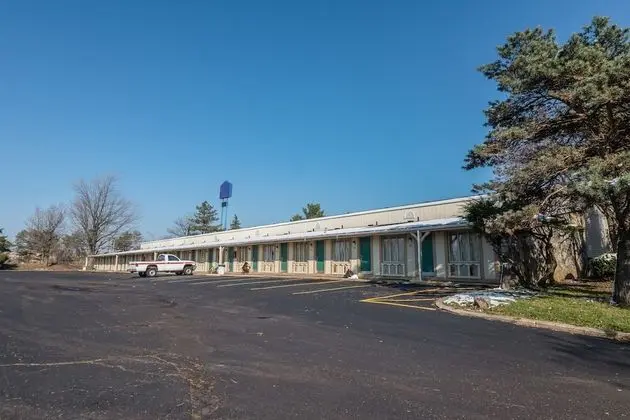 OYO Hotel Wadsworth OH I-76
