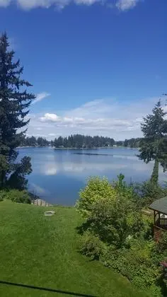 Oyster Bay Inn & Suites