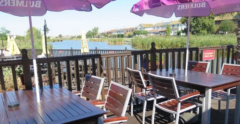 Oyster Fleet Hotel - Dış Mekan