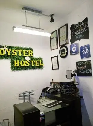 Oyster Hostel - Lobi