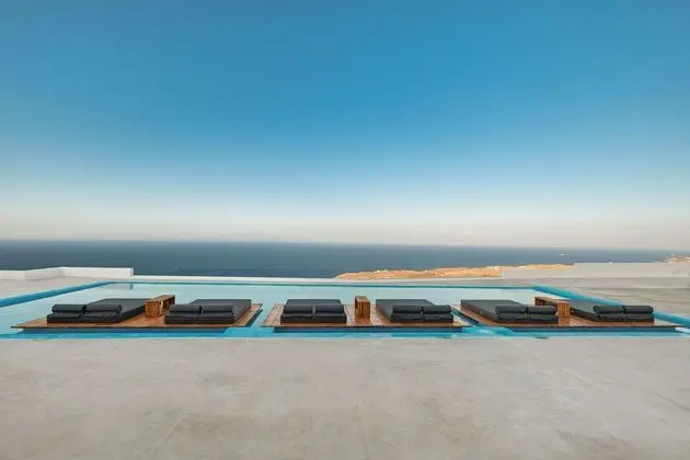 Oyster Luxury Suites - 1