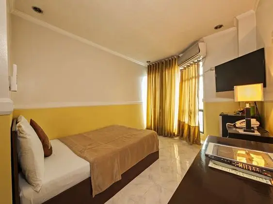 Oyster Plaza Hotel - Oda