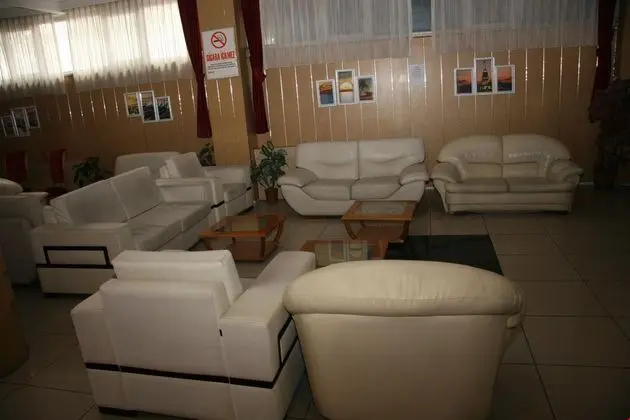 Öz Otel Altınbaşak - Lobi