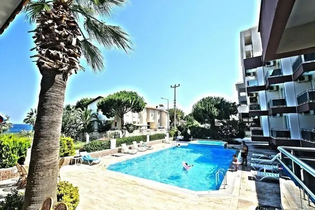 Öz Güzelçamlı Hotel