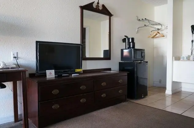 Ozark Inn & Suites