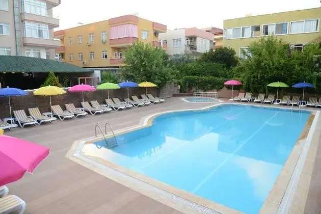 Özgürbey Spa Hotel - Havuz